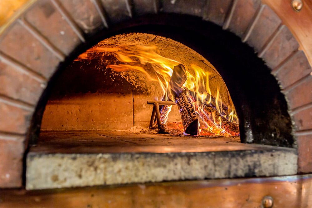 Pizzeria con forno a legna a Bareggio